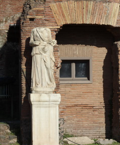 roma_4_forum_statue_headless_2